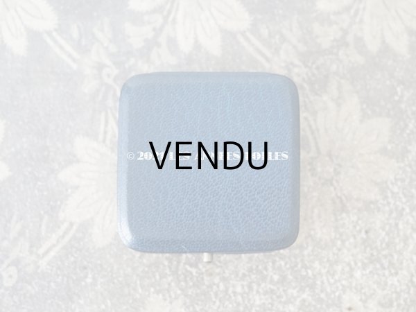 画像3: 1900年代 アンティーク 本革製 イニシャル入り S.M. ジュエリーボックス ブローチ用 ネイビーブルー  (3)