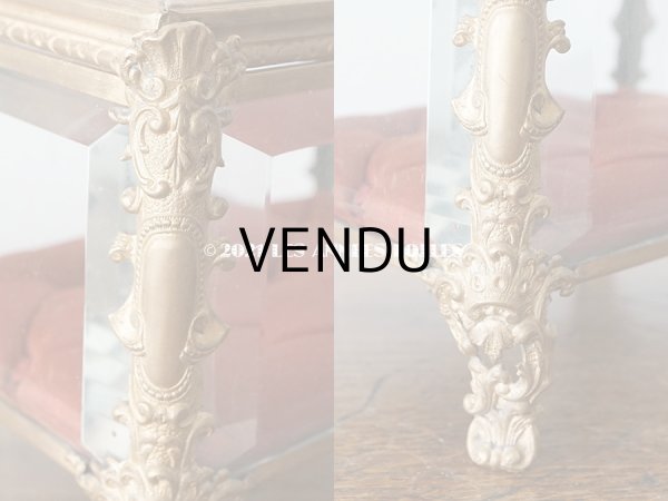 画像7: 19世紀 アンティーク ロカイユ装飾の脚 ジュエリーボックス シルク製クッション  (7)