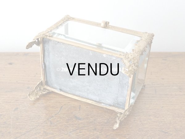 画像15: 19世紀 アンティーク ロカイユ装飾の脚 ジュエリーボックス シルク製クッション  (15)