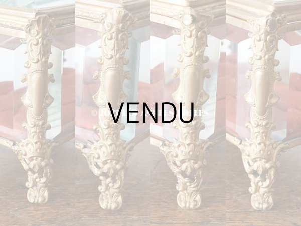 画像8: 19世紀 アンティーク ロカイユ装飾の脚 ジュエリーボックス シルク製クッション  (8)