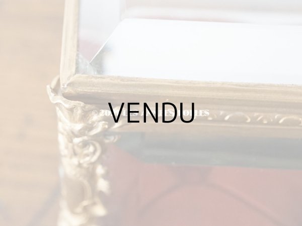 画像10: 19世紀 アンティーク ロカイユ装飾の脚 ジュエリーボックス シルク製クッション  (10)