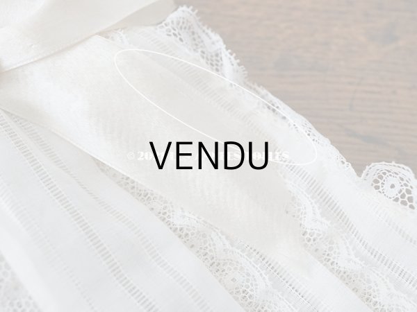 画像9: アンティーク  初聖体のオモニエール オフホワイトのシルクリボン & レースのフリル レースペーパー付ボックス入り (9)