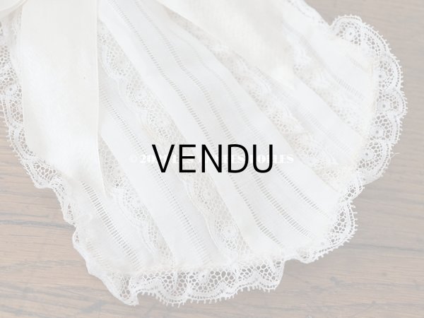 画像11: アンティーク  初聖体のオモニエール オフホワイトのシルクリボン & レースのフリル レースペーパー付ボックス入り (11)