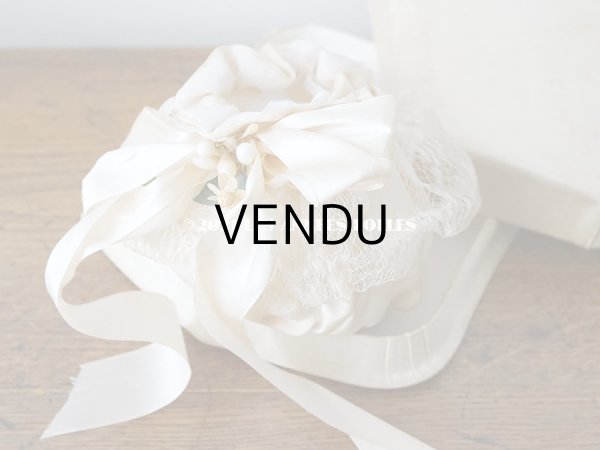 画像3: アンティーク ワックスフラワー付 シルク製 ドラジェのオモニエール 箱入り マリアージュ 結婚式  (3)