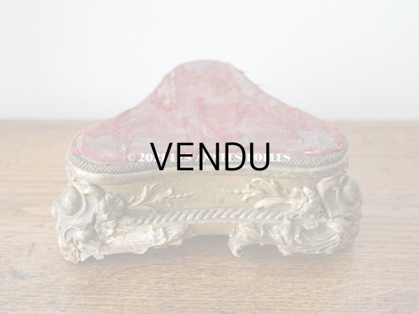 画像5: 19世紀末 アンティーク ロカイユ装飾の台座 2点セット  (5)