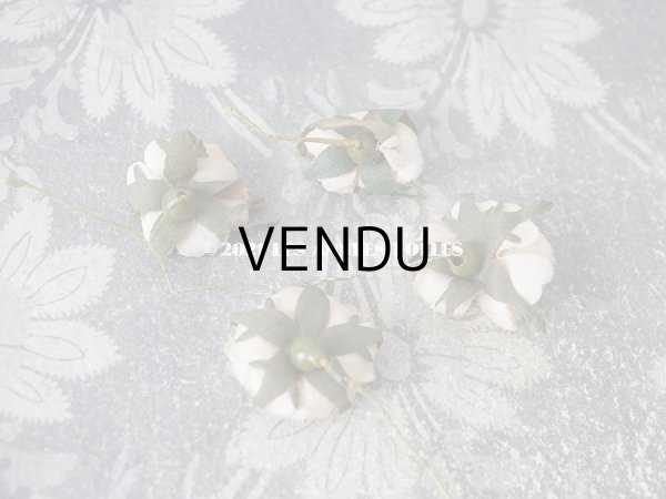 画像7: アンティーク  小さな薔薇の布花 4ピースのセット　パウダーピンク (7)