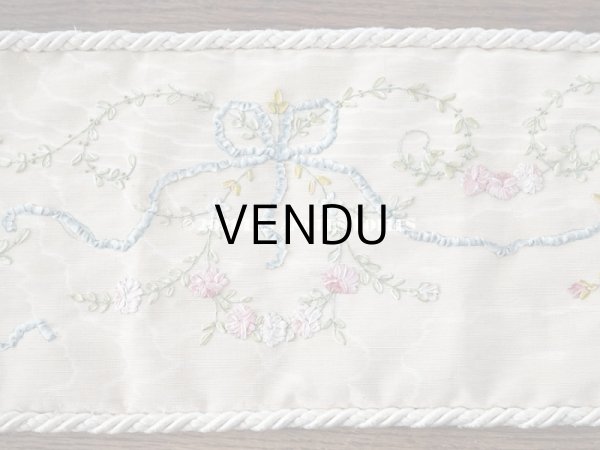 画像11:  アンティーク リボン刺繍のパネル ピアノカバー ローズパニエ　122×14cm (11)