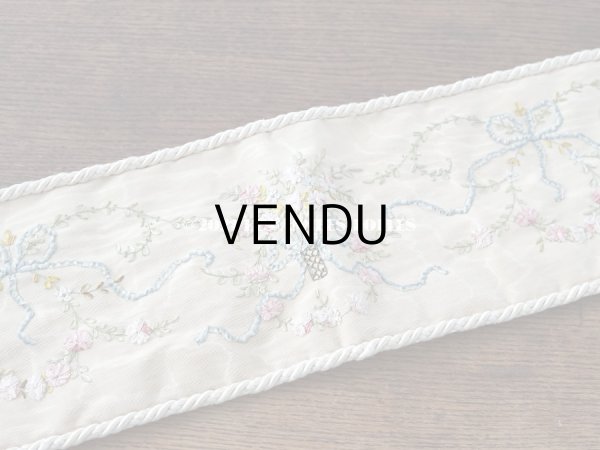 画像3:  アンティーク リボン刺繍のパネル ピアノカバー ローズパニエ　122×14cm (3)