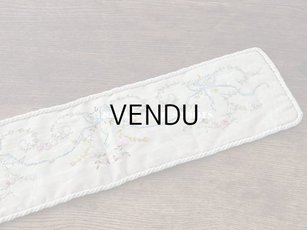 画像6:  アンティーク リボン刺繍のパネル ピアノカバー ローズパニエ　122×14cm (6)