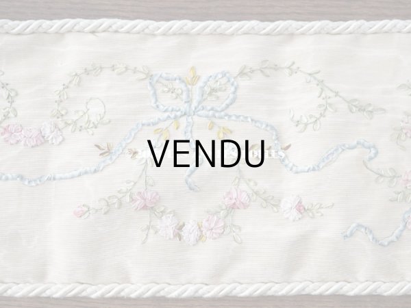 画像9:  アンティーク リボン刺繍のパネル ピアノカバー ローズパニエ　122×14cm (9)