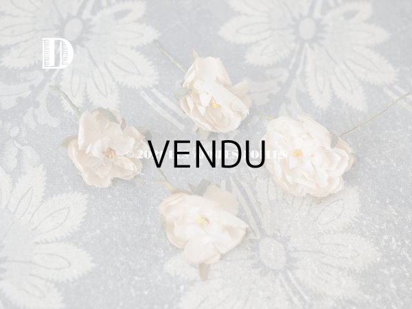 画像8: アンティーク  小さな薔薇の布花 4ピースのセット　パウダーピンク (8)