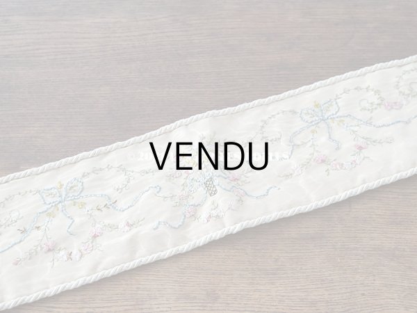 画像5:  アンティーク リボン刺繍のパネル ピアノカバー ローズパニエ　122×14cm (5)