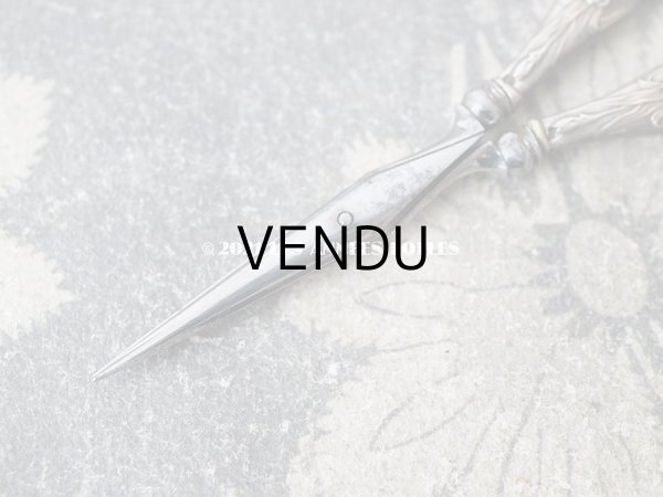 画像7: 1900年代 アンティーク シルバー製 アイリスの花 ソーイングセット 裁縫道具 (7)