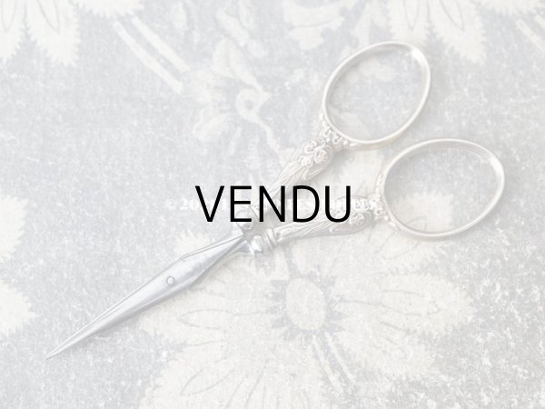 画像5: 1900年代 アンティーク シルバー製 アイリスの花 ソーイングセット 裁縫道具 (5)