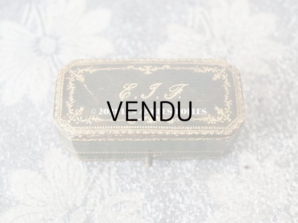 画像2: 1900年代 アンティーク ジュエリーボックス 金彩入り イニシャル入り グリーン (2)