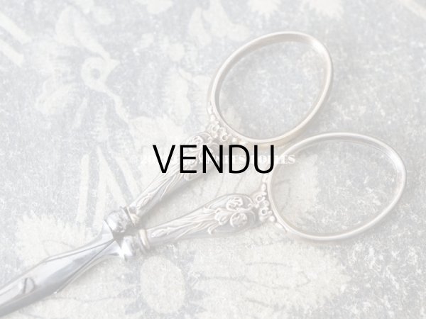 画像8: 1900年代 アンティーク シルバー製 アイリスの花 ソーイングセット 裁縫道具 (8)