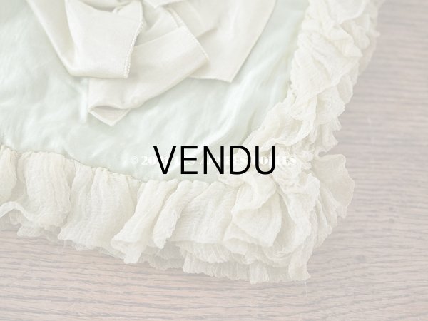 画像9: 19世紀末 アンティーク シルク製 ハンキーケース 王冠紋章　＆　モノグラム刺繍入り ピスタチオグリーン ハンカチ用ポシェット  (9)