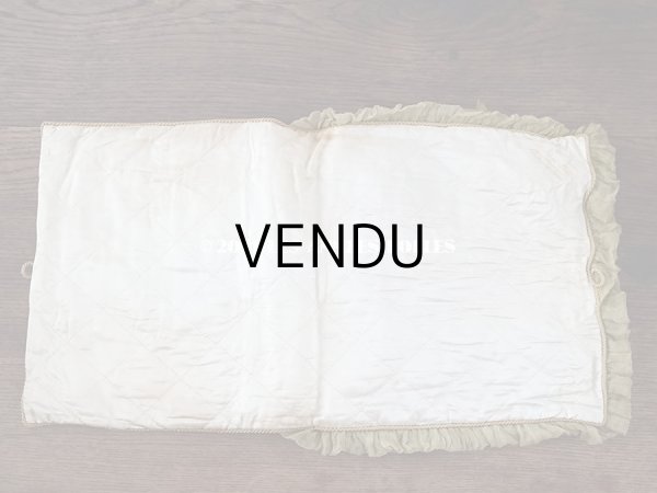 画像13: 19世紀末 アンティーク シルク製 ハンキーケース 王冠紋章　＆　モノグラム刺繍入り ピスタチオグリーン ハンカチ用ポシェット  (13)