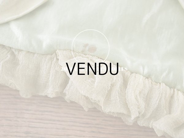 画像8: 19世紀末 アンティーク シルク製 ハンキーケース 王冠紋章　＆　モノグラム刺繍入り ピスタチオグリーン ハンカチ用ポシェット  (8)