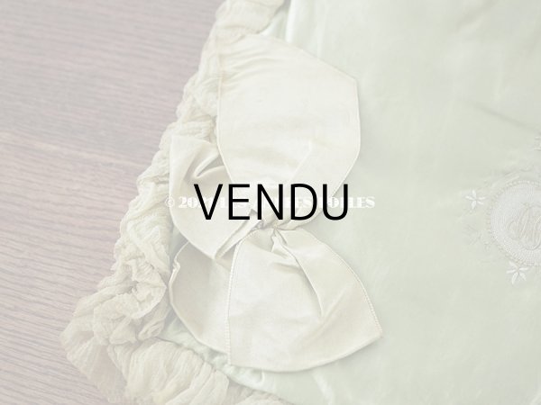 画像6: 19世紀末 アンティーク シルク製 ハンキーケース 王冠紋章　＆　モノグラム刺繍入り ピスタチオグリーン ハンカチ用ポシェット  (6)