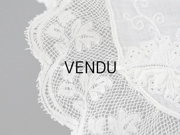 画像6: 19世紀末 アンティーク  結婚式のハンカチ モノグラム刺繍入り　葡萄の葉　ホワイトワーク＆手編みのヴァランシエンヌレース (6)