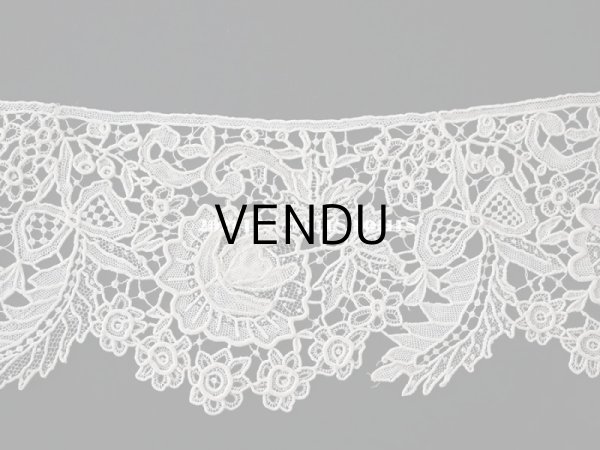 画像4: 19世紀末 アンティーク ニードルレース　薔薇　＆　リボン　立体的な花びら 49cm 7.5cm幅 (4)