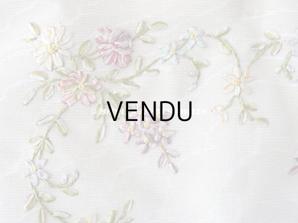 画像3: アンティーク リボン刺繍のパネル 薔薇　＆　ライラック　＆　勿忘草 (3)