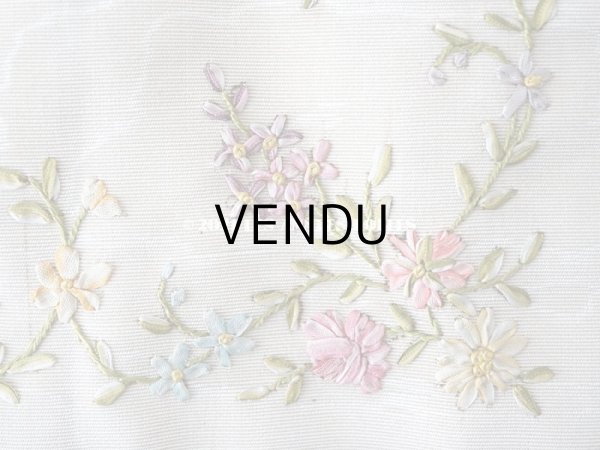 画像6: アンティーク リボン刺繍のパネル 薔薇　＆　ライラック　＆　勿忘草 (6)