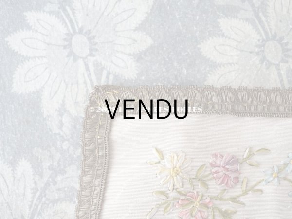 画像7: アンティーク リボン刺繍のパネル 薔薇　＆　ライラック　＆　勿忘草 (7)