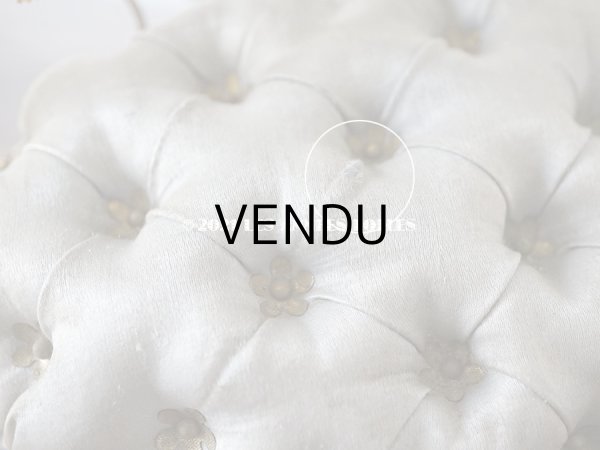 画像17: アンティーク グローブ・ド・マリエ 　ブルーグレーのシルク製クッション　ロカイユ装飾 (17)