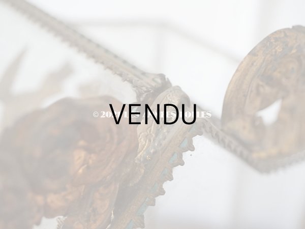 画像14: アンティーク グローブ・ド・マリエ 　ブルーグレーのシルク製クッション　ロカイユ装飾 (14)