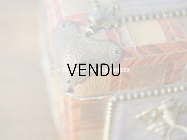 画像11: 19世紀 アンティーク ナポレオン3世時代 お菓子箱 ハンドル & 鍵　＆　脚付き チョコレートボックス 木箱  (11)