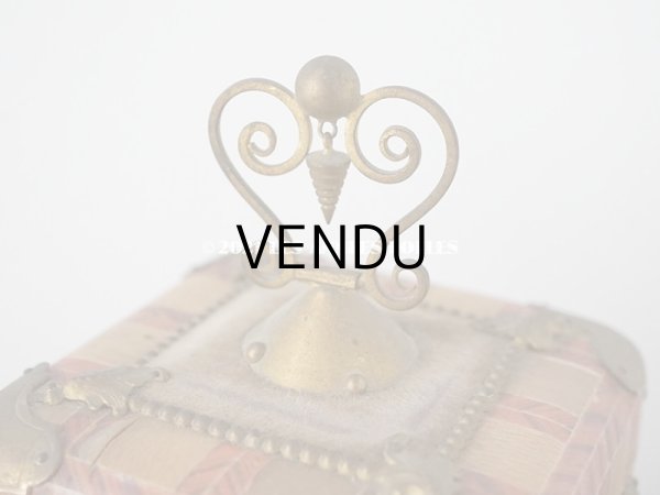 画像3: 19世紀 アンティーク ナポレオン3世時代 お菓子箱 ハンドル & 鍵　＆　脚付き チョコレートボックス 木箱  (3)