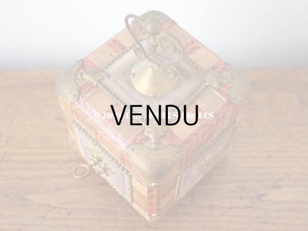 画像6: 19世紀 アンティーク ナポレオン3世時代 お菓子箱 ハンドル & 鍵　＆　脚付き チョコレートボックス 木箱  (6)