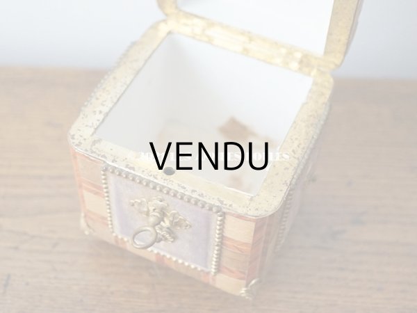 画像10: 19世紀 アンティーク ナポレオン3世時代 お菓子箱 ハンドル & 鍵　＆　脚付き チョコレートボックス 木箱  (10)