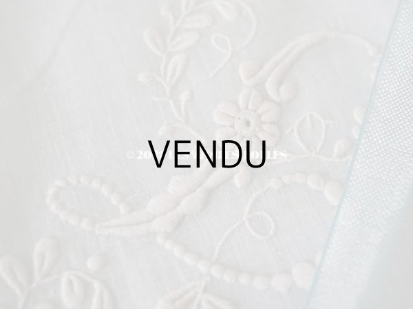 画像4: 未使用 アンティーク オリジナルボックス入り 結婚式のハンカチ モノグラム刺繍入り　手編みのヴァランシエンヌレース (4)