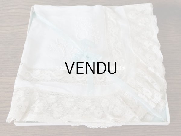 画像8: 未使用 アンティーク オリジナルボックス入り 結婚式のハンカチ モノグラム刺繍入り　手編みのヴァランシエンヌレース (8)