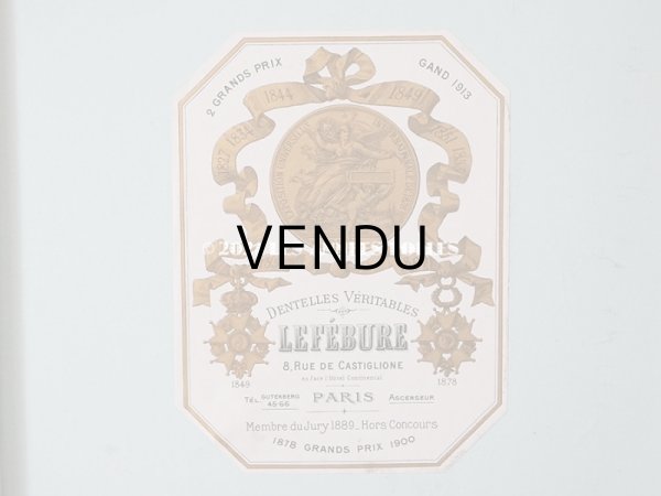 画像12: 未使用 アンティーク オリジナルボックス入り 結婚式のハンカチ モノグラム刺繍入り　手編みのヴァランシエンヌレース (12)