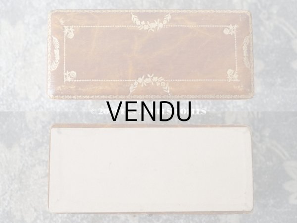 画像4: アンティーク 本革製 パフュームボックス 薔薇のガーランドの金彩入り - L.T.PIVER - (4)