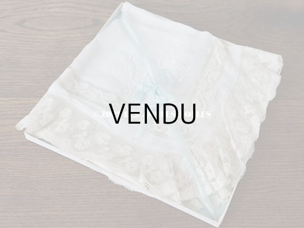 画像10: 未使用 アンティーク オリジナルボックス入り 結婚式のハンカチ モノグラム刺繍入り　手編みのヴァランシエンヌレース (10)
