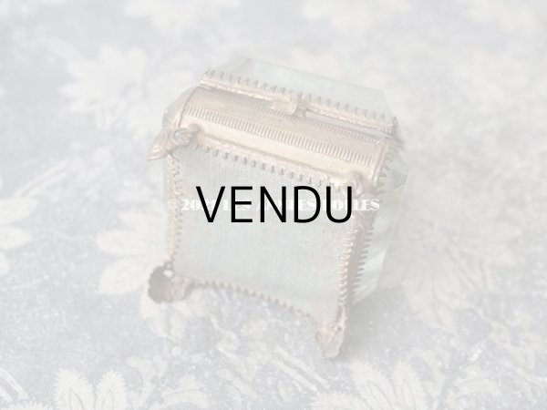 画像7: アンティーク 懐中時計 & ジュエリーボックス シャンパンゴールド & パウダーブルーのシルク製クッション (7)