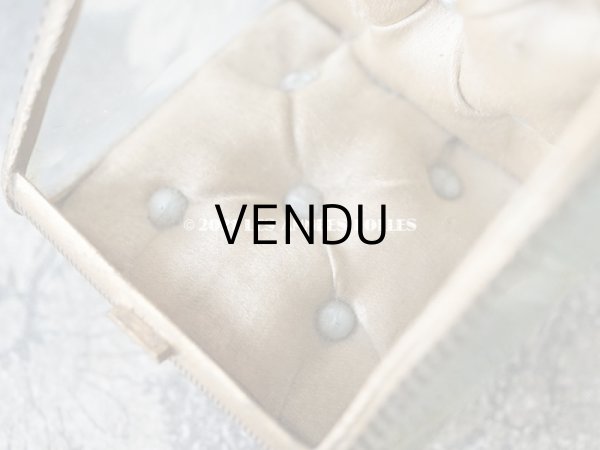 画像13: アンティーク 懐中時計 & ジュエリーボックス シャンパンゴールド & パウダーブルーのシルク製クッション (13)