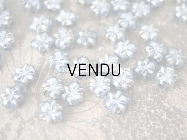 画像3: アンティーク スフレビーズ 花型 サックスブルー 吹きガラス製 ビーズ  8mm 約60ピース (3)