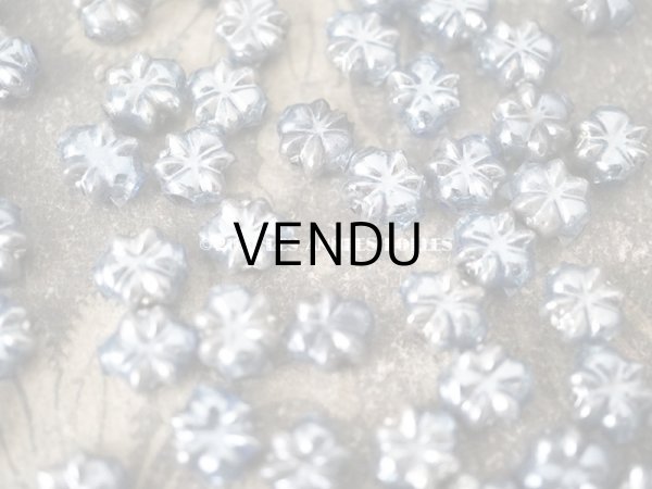 画像4: アンティーク スフレビーズ 花型 サックスブルー 吹きガラス製 ビーズ  8mm 約60ピース (4)