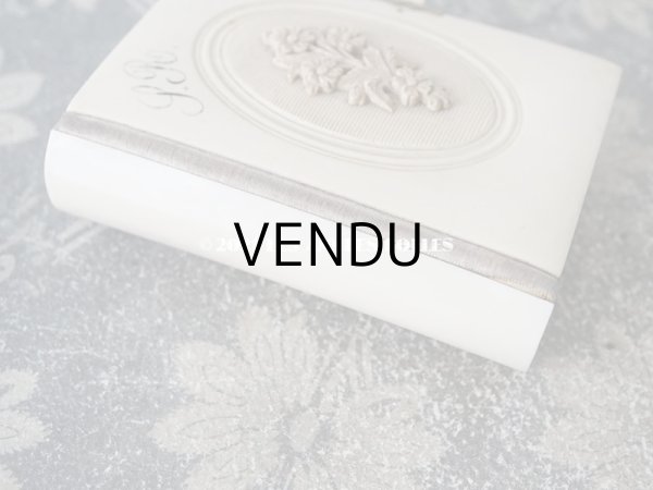 画像4: 1902年 アンティーク ミサ典書 イニシャル入り　花のメダイヨン イボワリヌ製 (4)