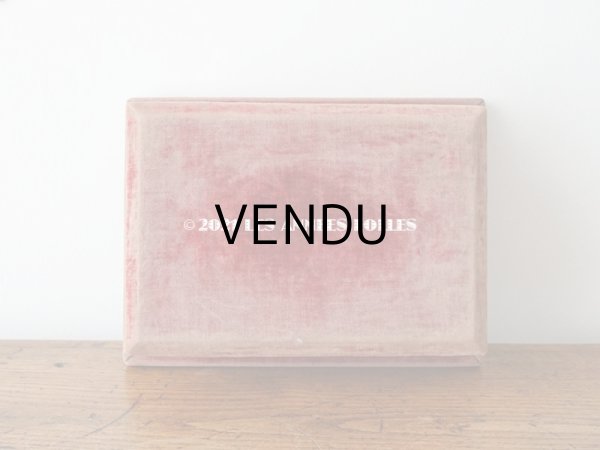 画像5: アンティーク ベルベットの台座 赤　スクエア型　オリジナルラベル付 (5)