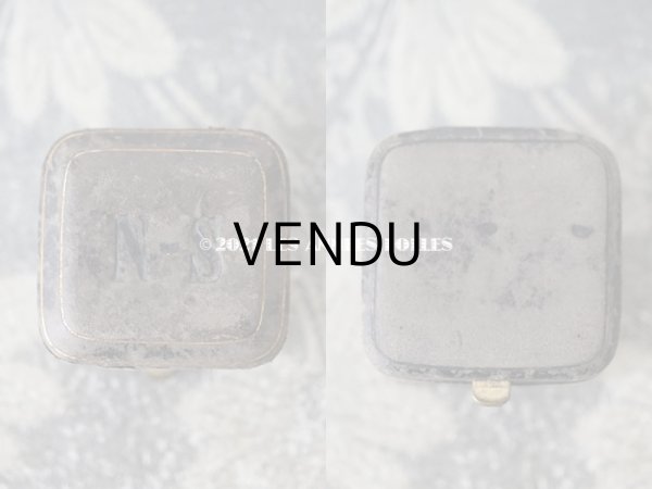 画像3: 19世紀末 アンティーク 本革製 イニシャル入り リングボックス　黒 ジュエリーボックス (3)