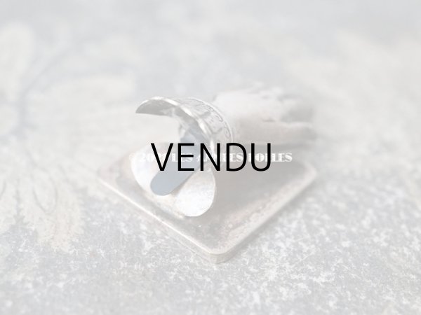 画像5: アンティーク とても小さなペーパークリップ　手のモチーフ 2.5×3.9cm (5)