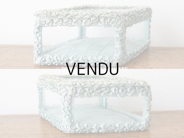 画像11: アンティーク リボンワークのジュエリーボックス スモーキーブルー ガラスケース (11)