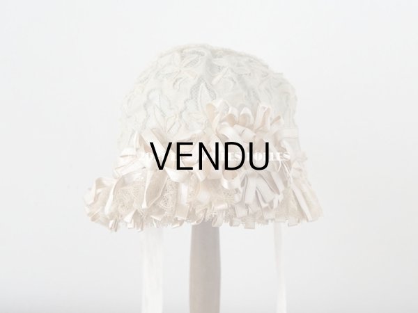 画像5: アンティーク ドール用 ベビー用 小さなボネ 透かし入り花模様のレース　＆　ベビーブルーのシルク地　＆　グレイッシュピンクのリボン (5)